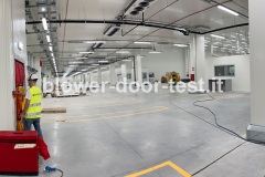 Blower_door_test_milano_logistica_esselunga_01