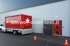 Blower_door_test_udine_amazon_lastmile_00