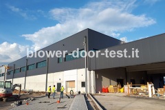 Blower_door_test_udine_amazon_lastmile_02