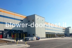 blower-door-test_large-building_amazon-torrazza_01